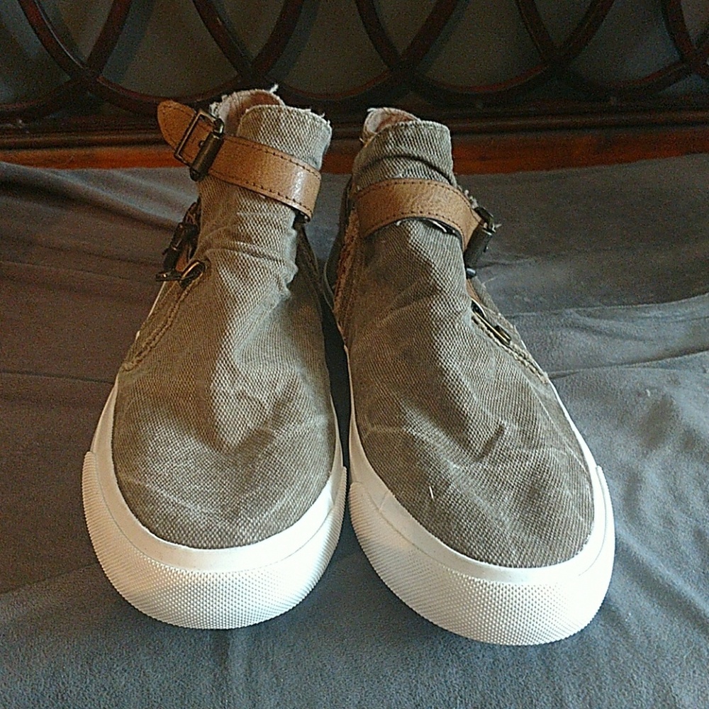 Brand new hipster zip on shoes.